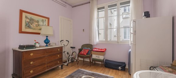 4 bedrooms Apartment in Paris, France No. 134843 9