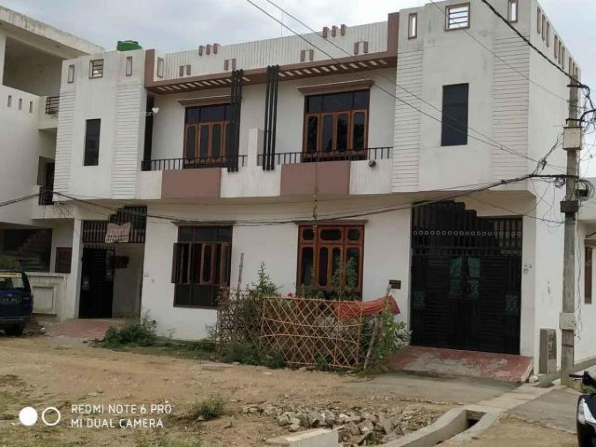 4 bedrooms House in Lucknow, India No. 18934
