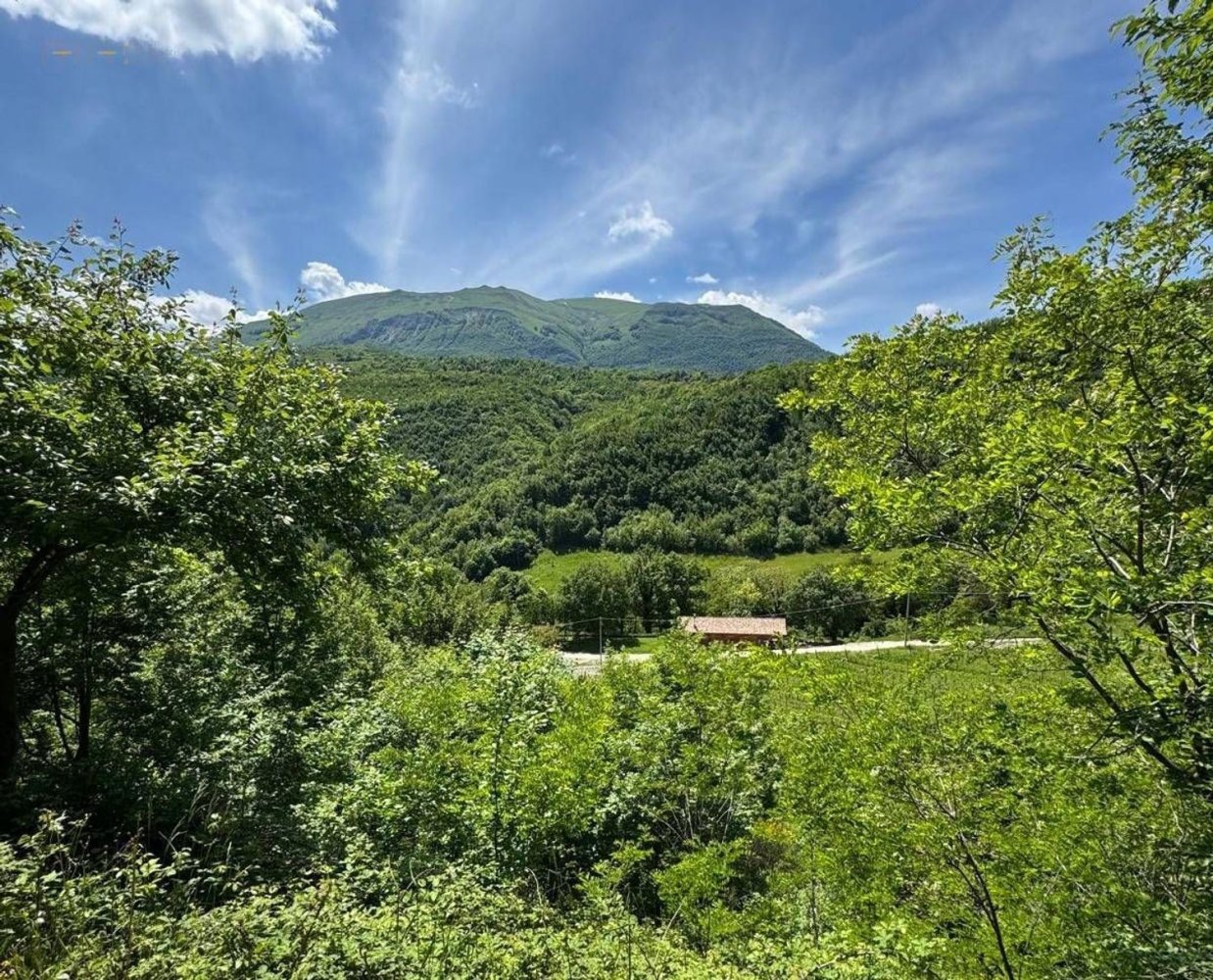 47220m² Land in Amandola, Italy No. 297438