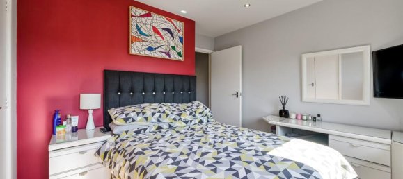 4 bedrooms House in London, United Kingdom No. 9878 12