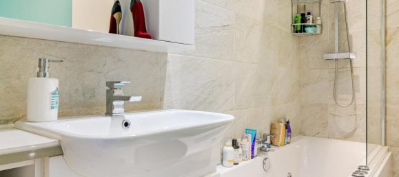 4 bedrooms House in London, United Kingdom No. 9878 11