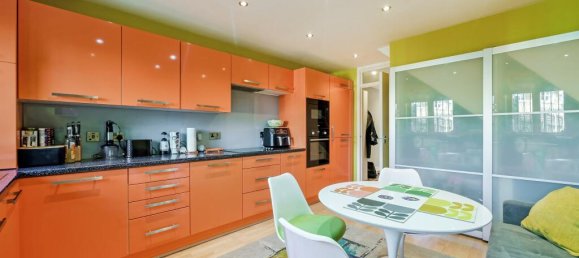 4 bedrooms House in London, United Kingdom No. 9878 4