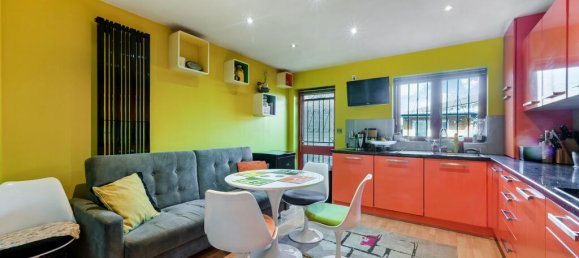 4 bedrooms House in London, United Kingdom No. 9878 2