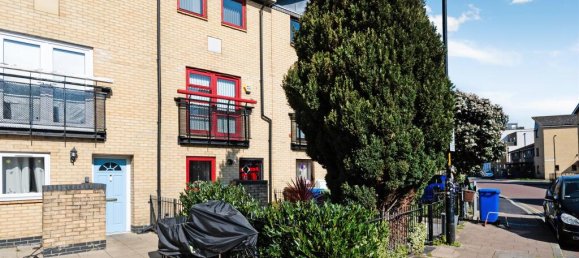 4 bedrooms House in London, United Kingdom No. 9878 3