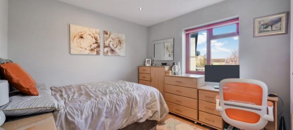 4 bedrooms House in London, United Kingdom No. 9878 14