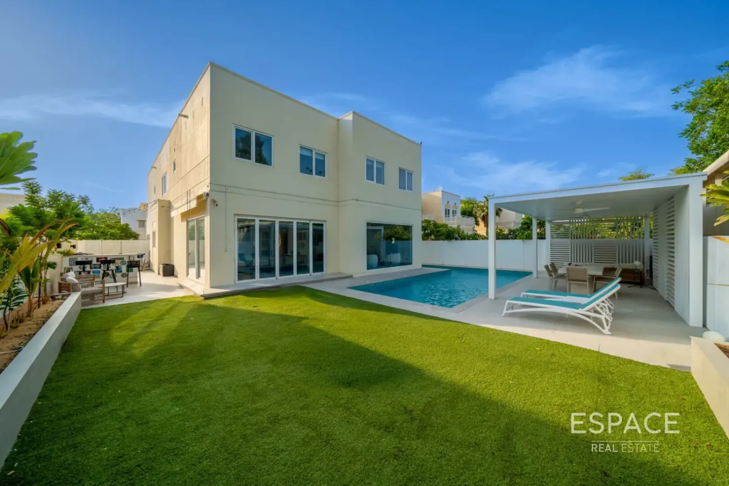 5 chambres villa à vendre à Meadows, Dubai, UAE № 209093