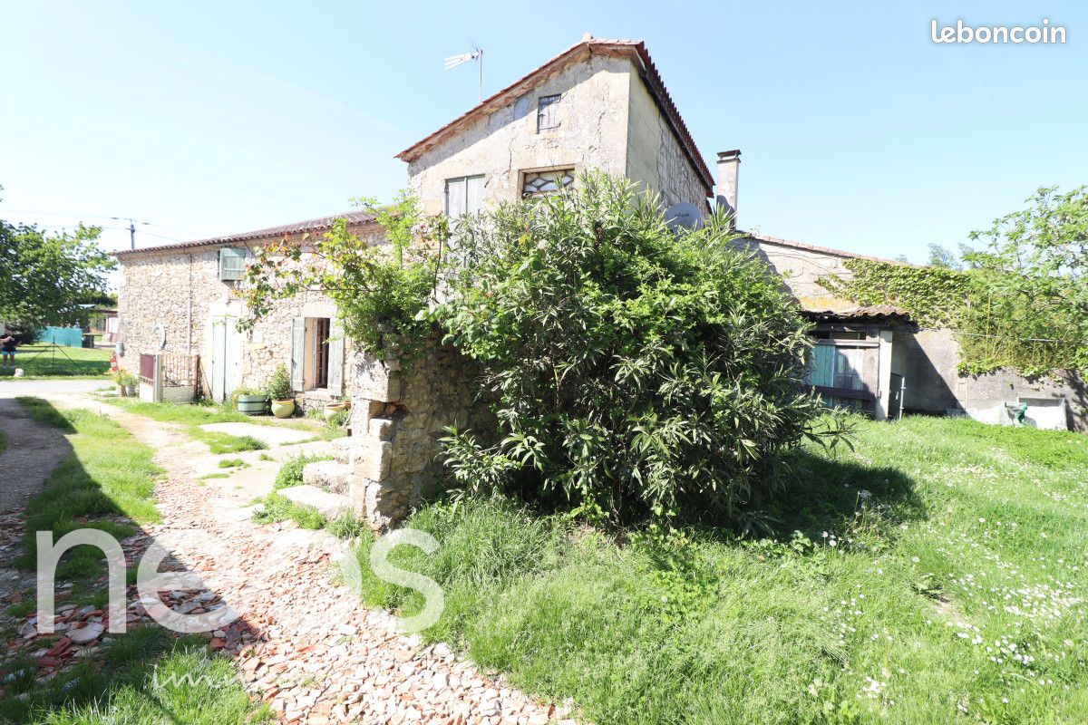 4 bedrooms House in Gironde, France No. 335618