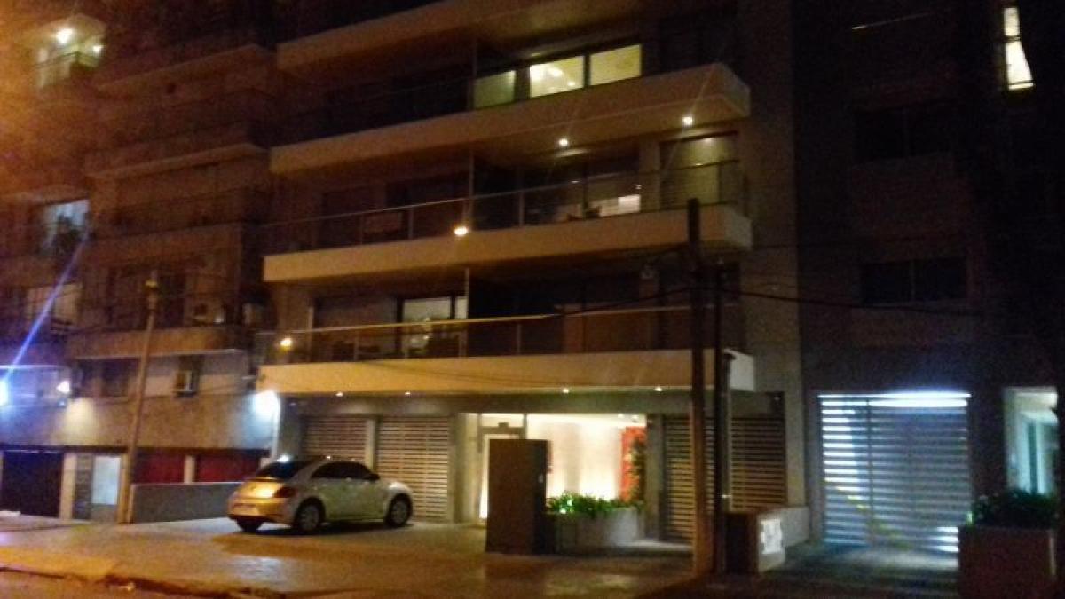 2 bedrooms House in Montevideo, Uruguay No. 6015