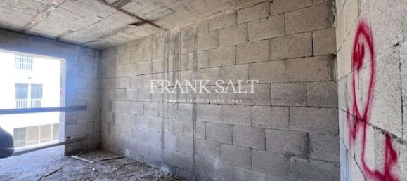 3 bedrooms Apartment in Victoria, Malta No. 922 4