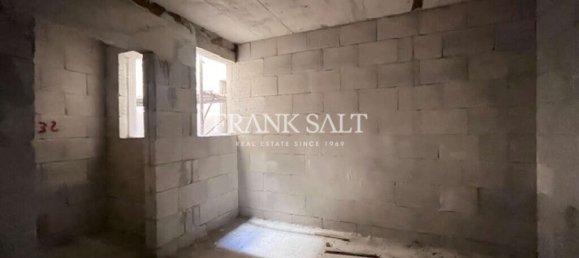 3 bedrooms Apartment in Victoria, Malta No. 922 3