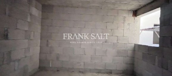 3 bedrooms Apartment in Victoria, Malta No. 922 5