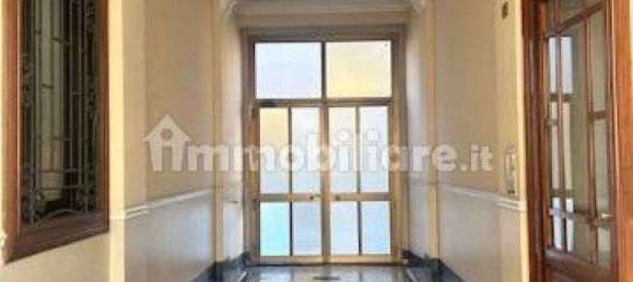 4 rooms Apartment in Turin, Italy No. 360629 2