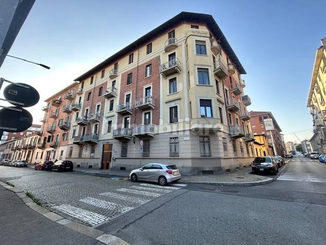 4 rooms Apartment in Turin, Italy No. 360629