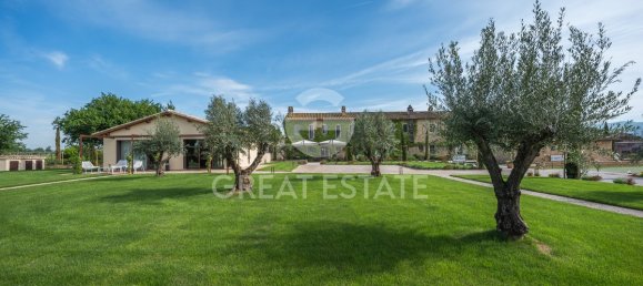 16 bedrooms Hotel in Bastia Umbra, Italy No. 329531 2