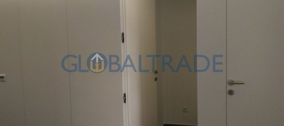 4 bedrooms Apartment in Porto, Portugal No. 78901 11