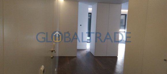 4 bedrooms Apartment in Porto, Portugal No. 78901 2