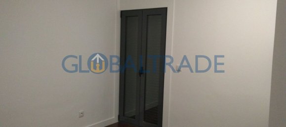 4 bedrooms Apartment in Porto, Portugal No. 78901 15