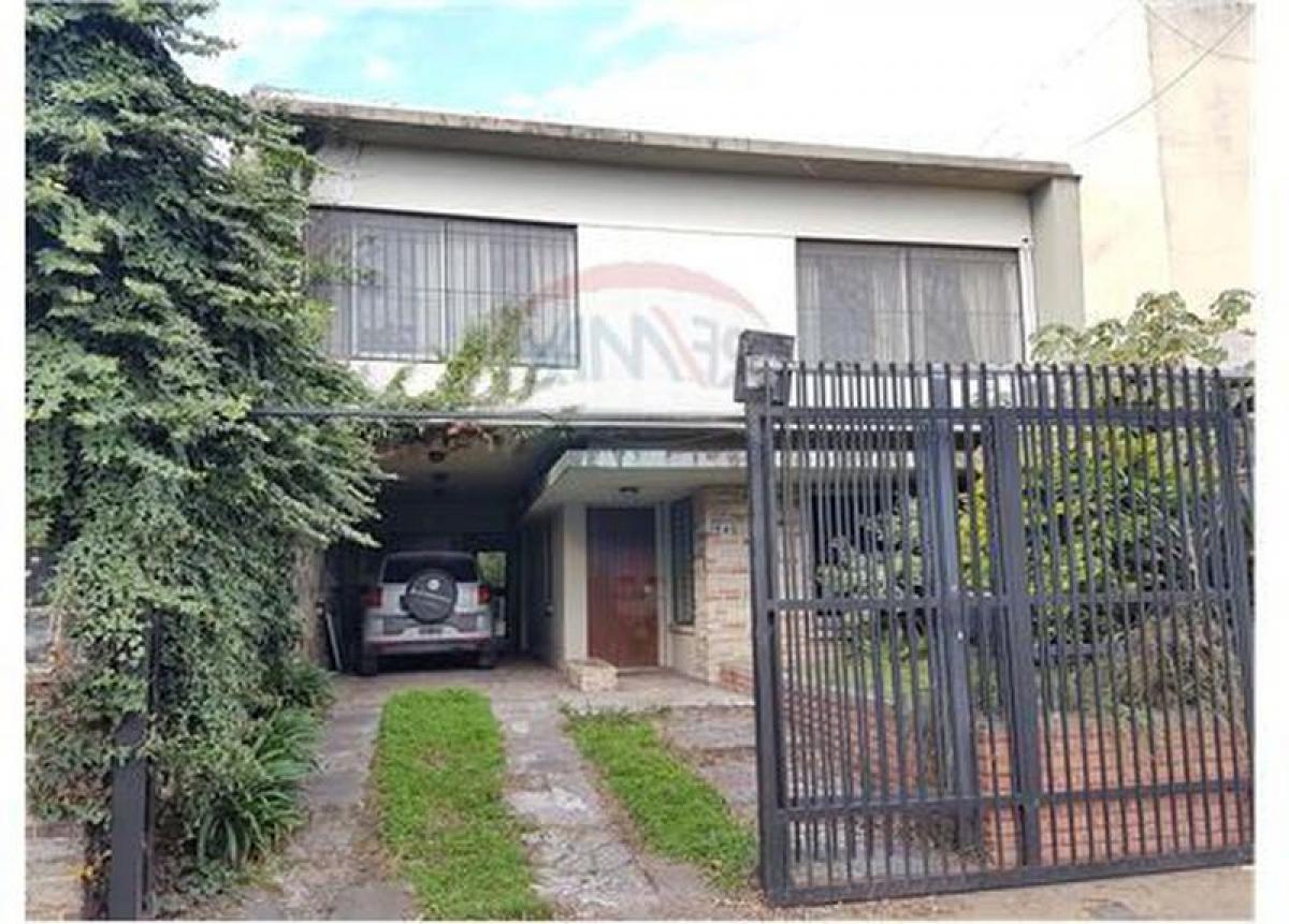 Casa de 5 dormitorios en San Isidro, Argentina No. 60981