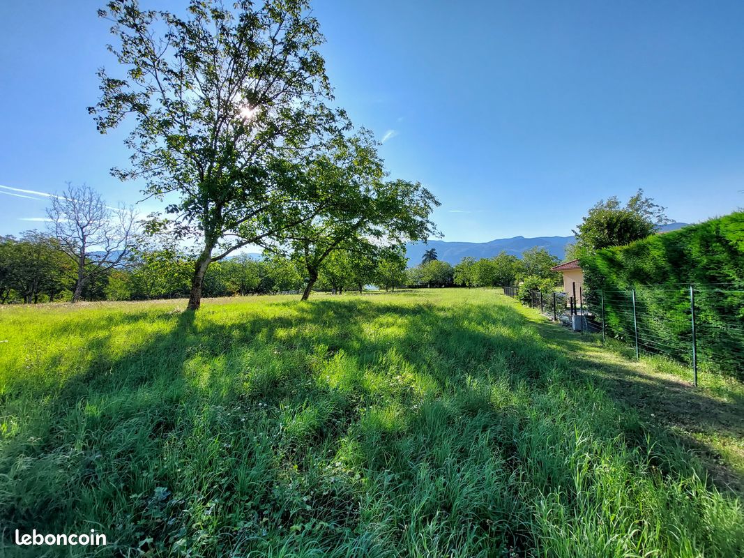 Terreno en Vinay, France 1350 m² No. 340391