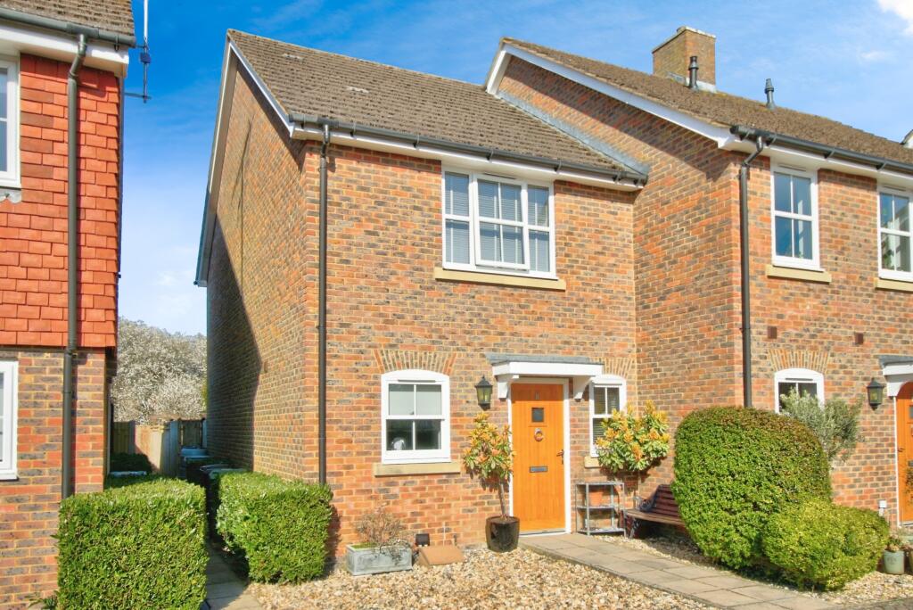 3 bedrooms Commercial property in Tonbridge, United Kingdom No. 10735