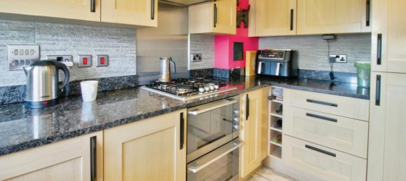 3 bedrooms Commercial property in Tonbridge, United Kingdom No. 10735 6