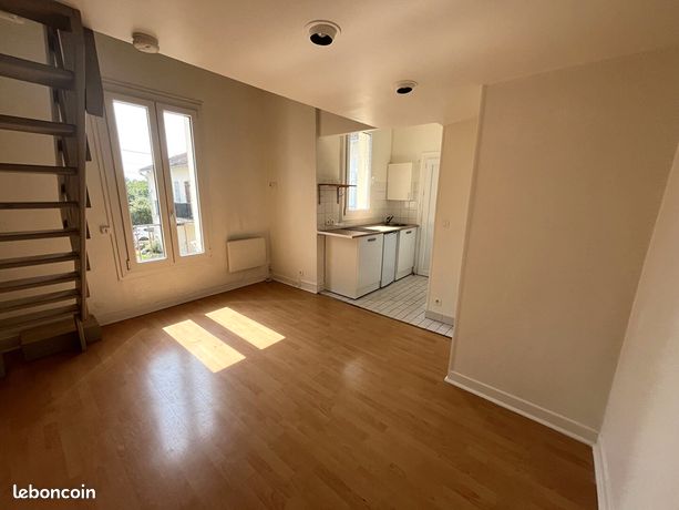 Studio in Franconville, France No. 358710