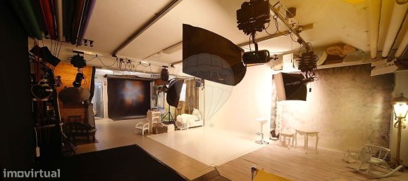 204m² Commercial property in Setubal, Portugal No. 75186 5