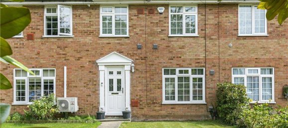 3 bedrooms House in Surrey, United Kingdom No. 8566 21