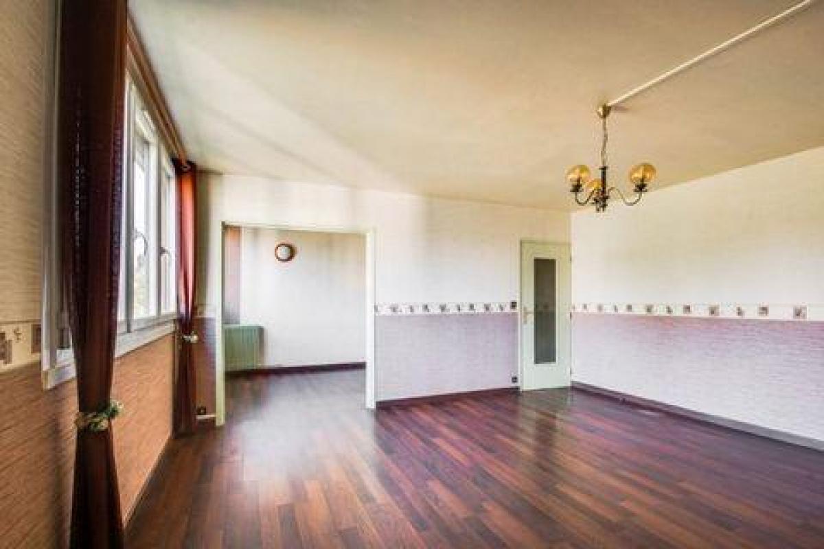 2 bedrooms Condo in Nevers, France No. 13051
