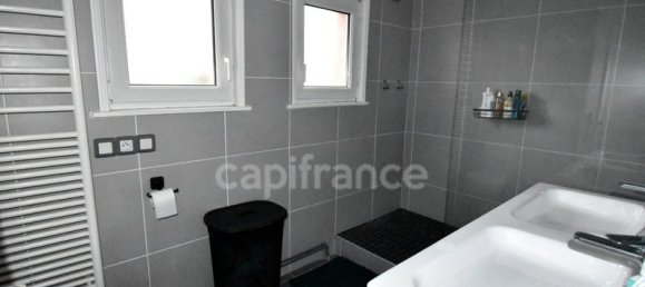 4 bedrooms House in Neuville-en-Ferrain, France No. 216557 8