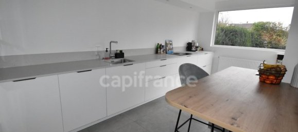 4 bedrooms House in Neuville-en-Ferrain, France No. 216557 7