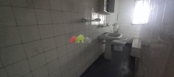 193m² Building in Lisbon, Portugal No. 102638 5