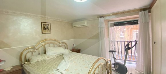 2 rooms Apartment in Naples, Italy No. 20984 2