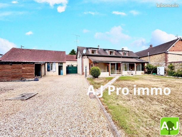 5 bedrooms House in Eure, France No. 356700