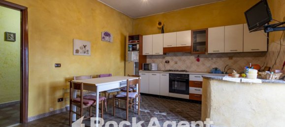 2 Schlafzimmer Wohnung in Catanzaro, Italy, Nr. 291281 7