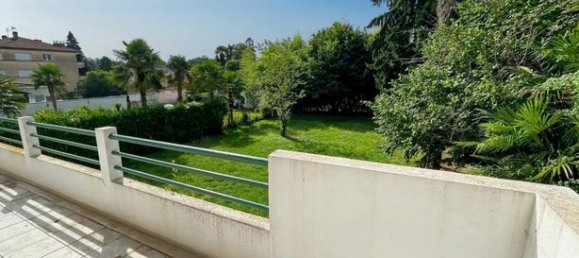 5 bedrooms House in Pau, France No. 311158 9