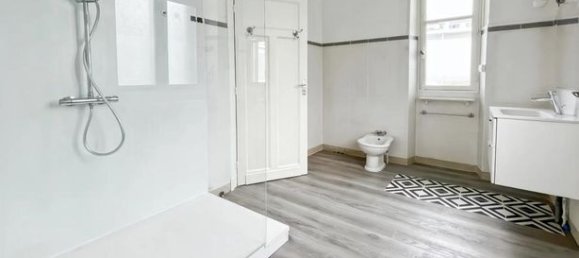 5 bedrooms House in Pau, France No. 311158 8