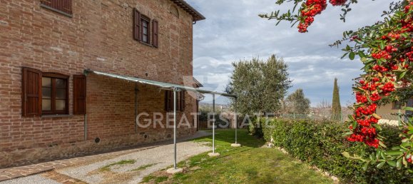 3 bedrooms House in Chiusi, Italy No. 177946 5