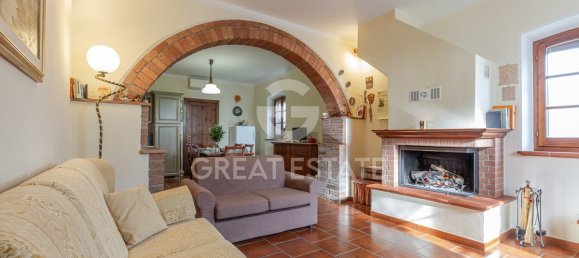 3 bedrooms House in Chiusi, Italy No. 177946 12