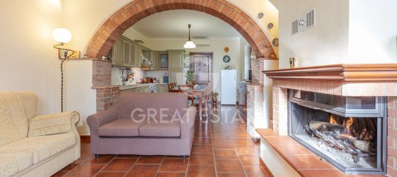 3 bedrooms House in Chiusi, Italy No. 177946 13