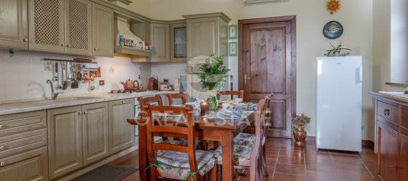 3 bedrooms House in Chiusi, Italy No. 177946 14