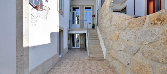 6 bedrooms Villa in Porto, Portugal No. 107515 35