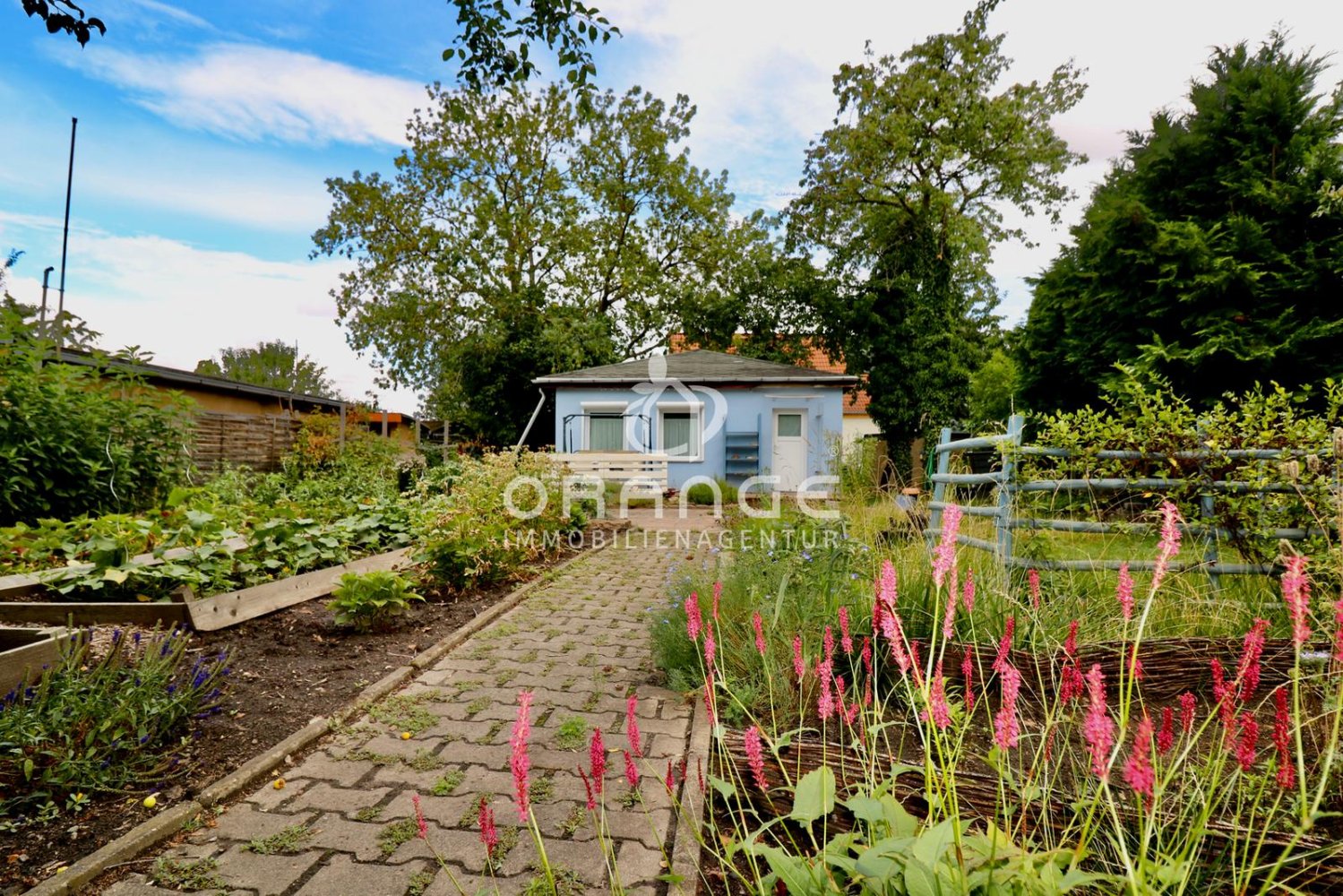 Bungalow de 1 dormitorio en Halle, Germany No. 249607