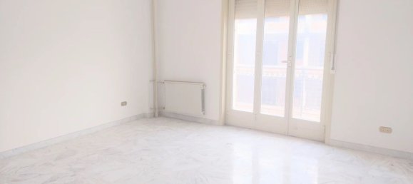 Квартира с 3 комнатами в Паче дель Мела, Италия № 290142 21