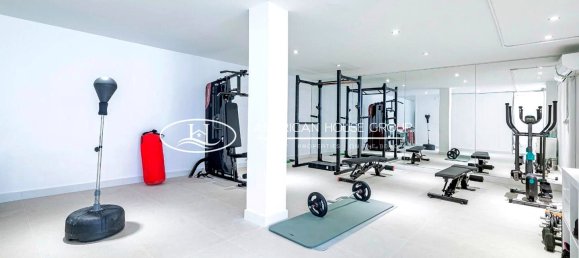 Villa de 7 dormitorios en Marbella, Spain No. 19458 9