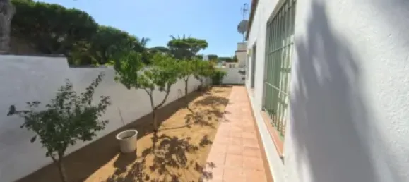 3 bedrooms House in Cadiz, Spain No. 166950 2