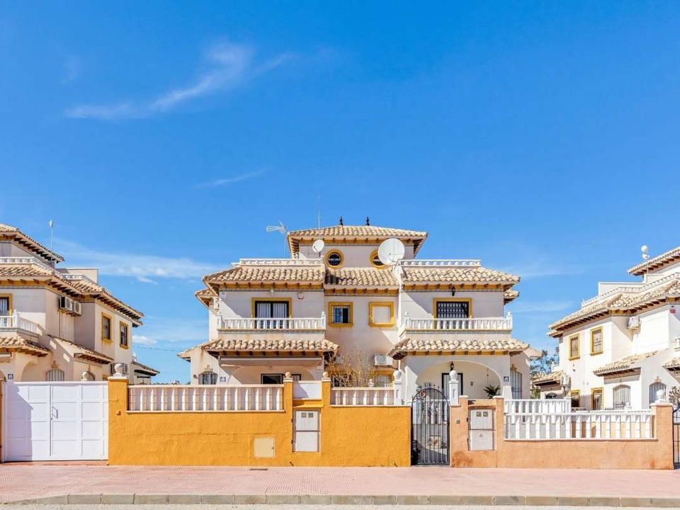 4 Schlafzimmer Villa in Cabo Roig, Spain, Nr. 208867