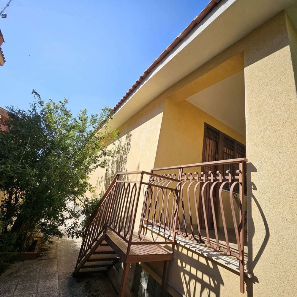 4 rooms Villa in Palermo, Italy No. 307606