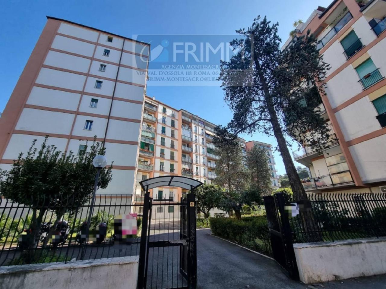 3 rooms Apartment in Rome, Italy No. 38669