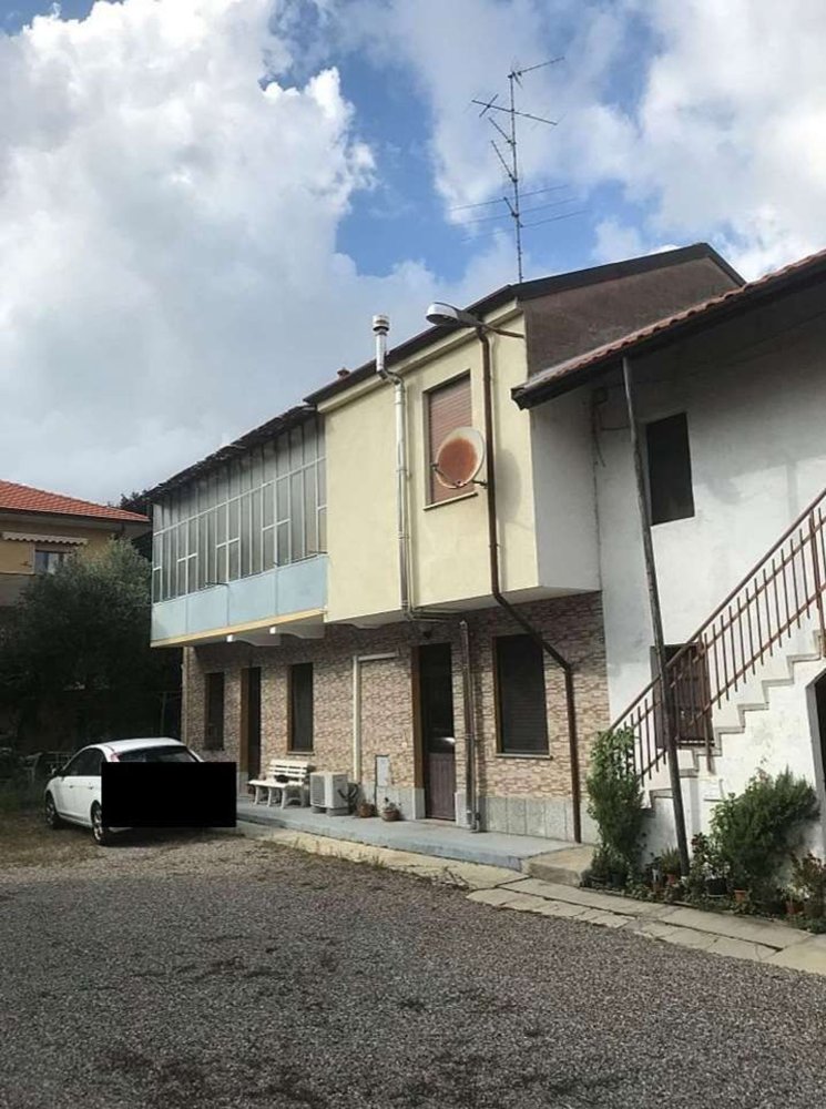 Apartamento de 4 habitaciónes en Buscate, Italy No. 16001